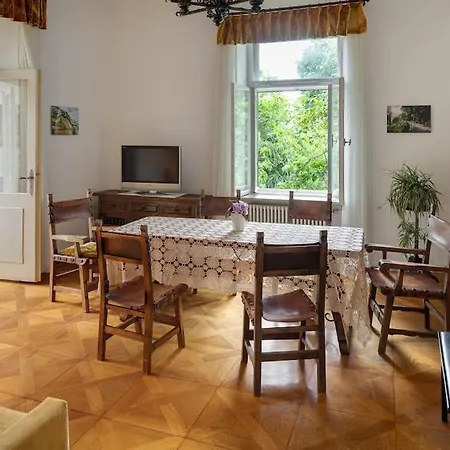 Anna Apartment *